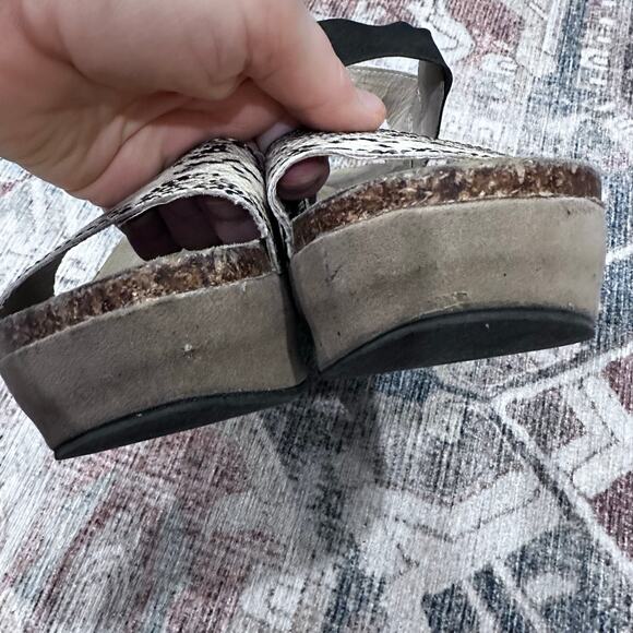 Pierre Dumas Hester 1 Womens Black Off-White Snake Print - Picture 8 of 8